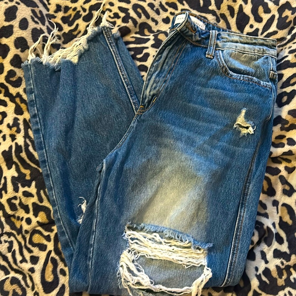 Women’s distressed straight leg high rise jeans size 28 flying monkey